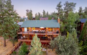 Mountain View Retreat in Castle Glen Estates - Big Bear Lake, California