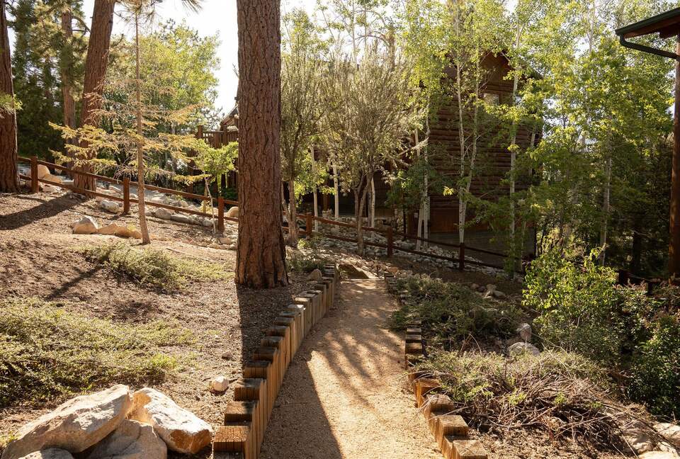 Mountain View Retreat in Castle Glen Estates - Big Bear Lake, California