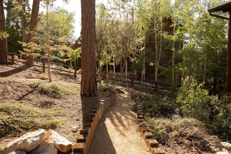 Mountain View Retreat in Castle Glen Estates - Big Bear Lake, California