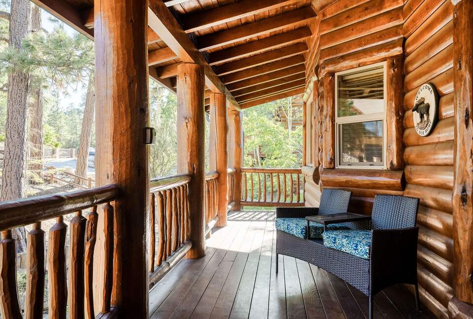 Mountain View Retreat in Castle Glen Estates - Big Bear Lake, California