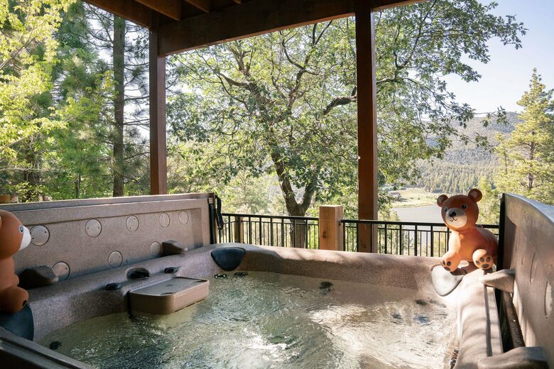 Mountain View Retreat in Castle Glen Estates - Big Bear Lake, California