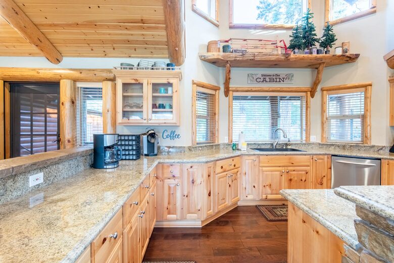 Mountain View Retreat in Castle Glen Estates - Big Bear Lake, California