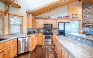 Mountain View Retreat in Castle Glen Estates - Big Bear Lake, California