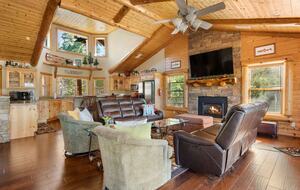 Mountain View Retreat in Castle Glen Estates - Big Bear Lake, California
