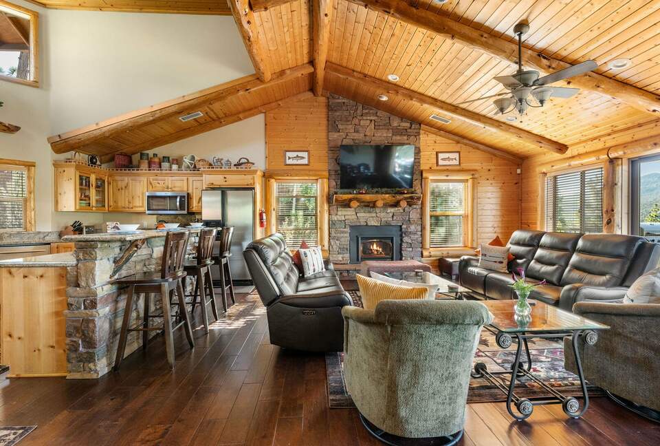 Mountain View Retreat in Castle Glen Estates - Big Bear Lake, California