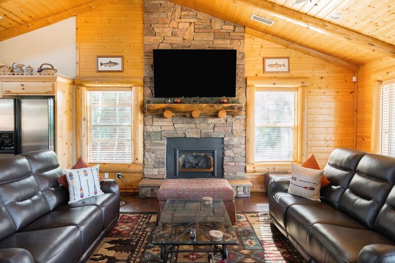 Mountain View Retreat in Castle Glen Estates - Big Bear Lake, California