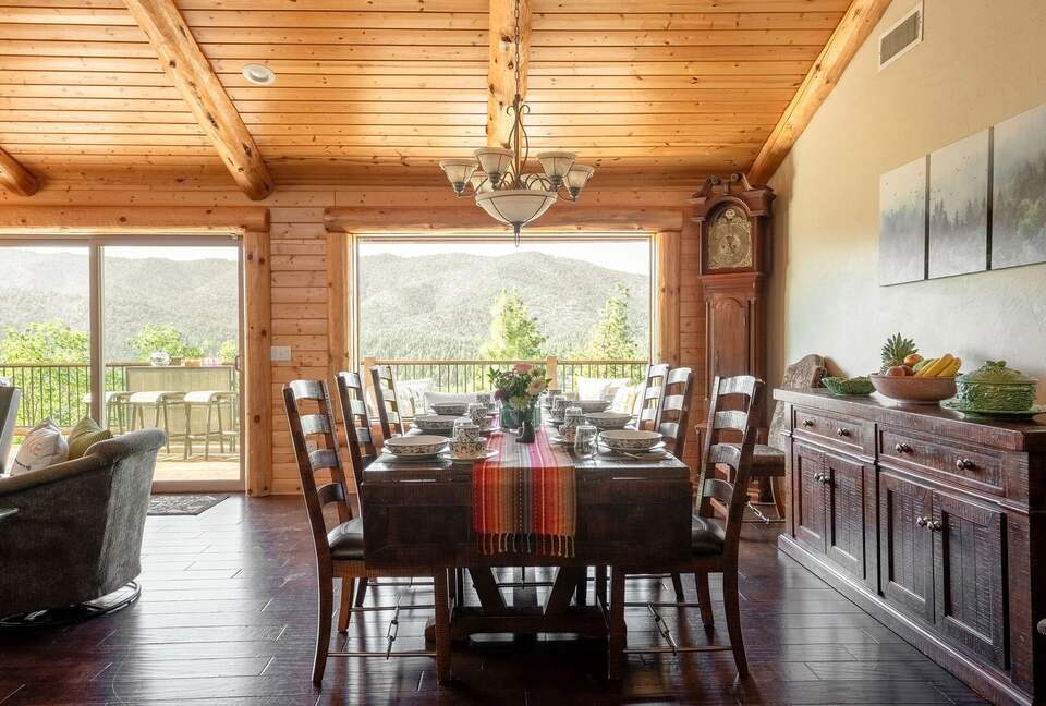 Mountain View Retreat in Castle Glen Estates - Big Bear Lake, California