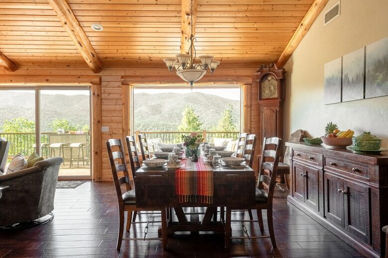 Mountain View Retreat in Castle Glen Estates - Big Bear Lake, California