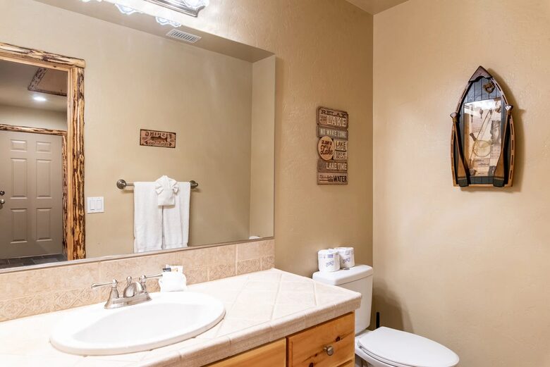 Mountain View Retreat in Castle Glen Estates - Big Bear Lake, California