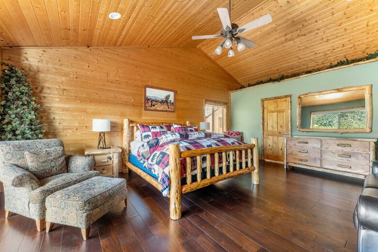 Mountain View Retreat in Castle Glen Estates - Big Bear Lake, California