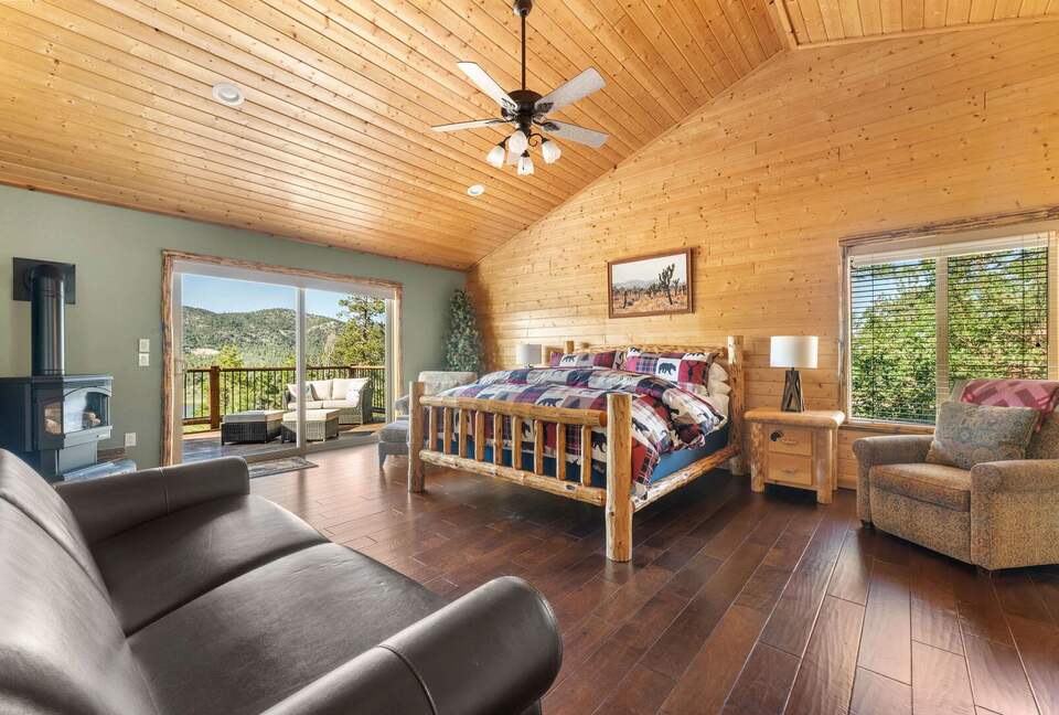 Mountain View Retreat in Castle Glen Estates - Big Bear Lake, California
