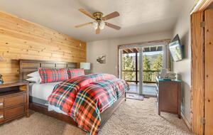 Mountain View Retreat in Castle Glen Estates - Big Bear Lake, California