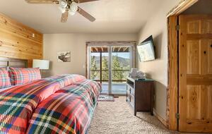 Mountain View Retreat in Castle Glen Estates - Big Bear Lake, California