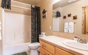 Mountain View Retreat in Castle Glen Estates - Big Bear Lake, California