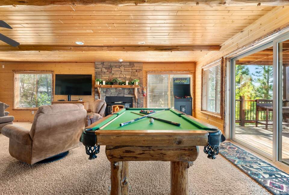 Mountain View Retreat in Castle Glen Estates - Big Bear Lake, California