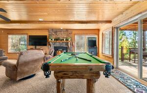 Mountain View Retreat in Castle Glen Estates - Big Bear Lake, California