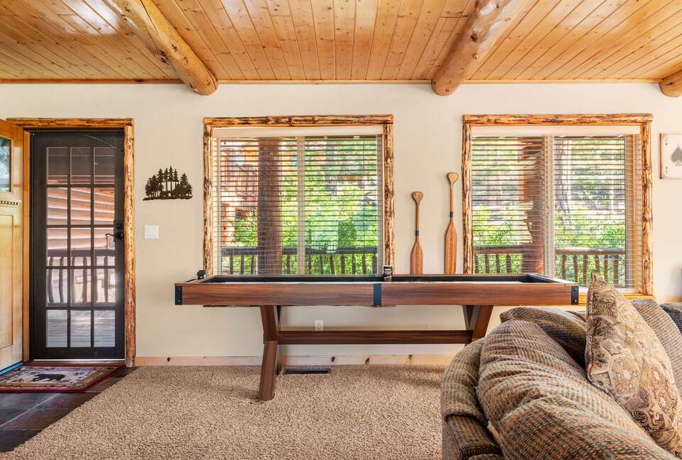 Mountain View Retreat in Castle Glen Estates - Big Bear Lake, California