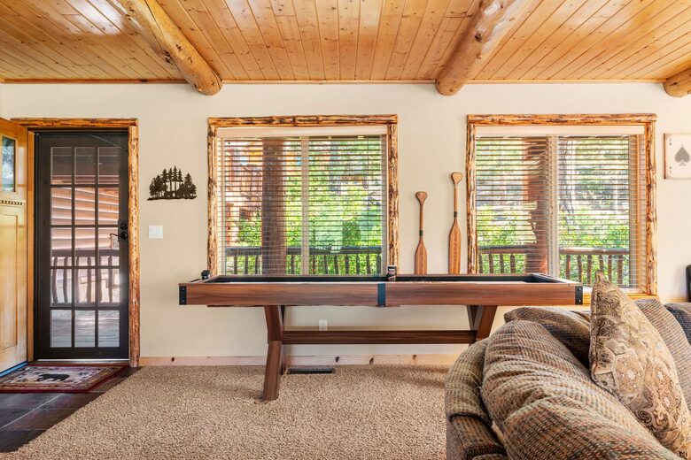 Mountain View Retreat in Castle Glen Estates - Big Bear Lake, California