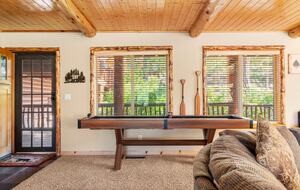 Mountain View Retreat in Castle Glen Estates - Big Bear Lake, California