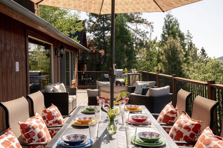 Mountain View Retreat in Castle Glen Estates - Big Bear Lake, California