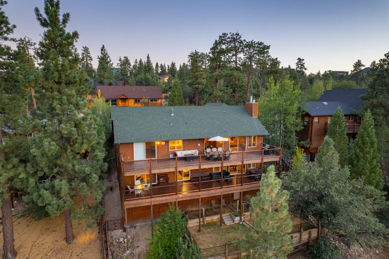 Mountain View Retreat in Castle Glen Estates - Big Bear Lake, California