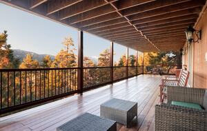 Mountain View Retreat in Castle Glen Estates - Big Bear Lake, California