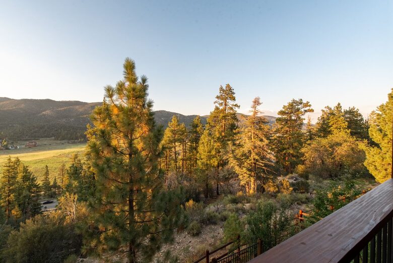 Mountain View Retreat in Castle Glen Estates - Big Bear Lake, California