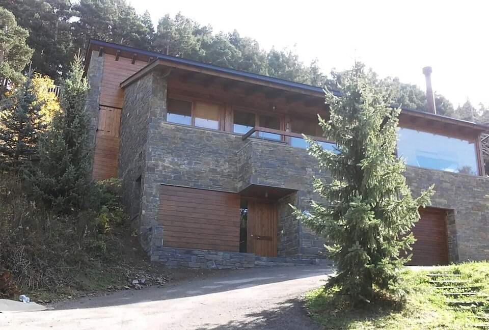 Refined Family Chalet in the Pyrenees - La Molina, Spain
