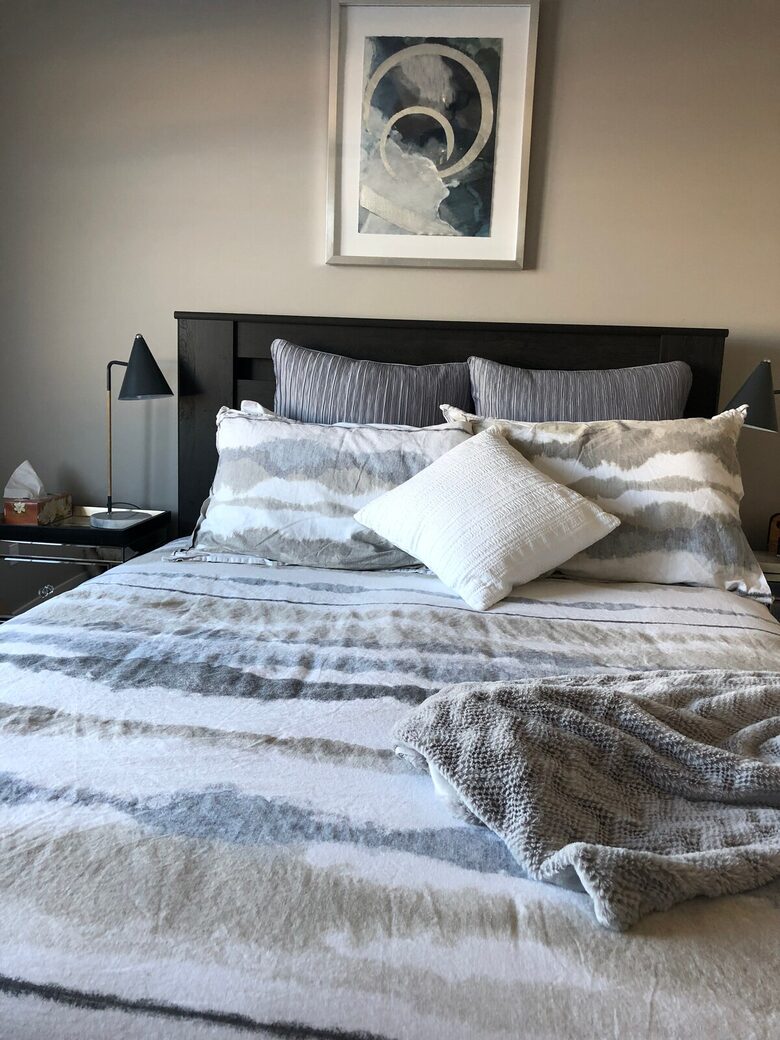 Year-Round Lakeside Escape | Walk to Downtown, Golf & Marina - Town of Sylvan Lake, Canada