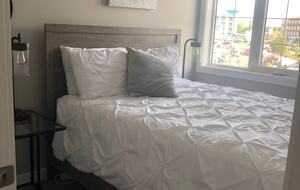 Year-Round Lakeside Escape | Walk to Downtown, Golf & Marina - Town of Sylvan Lake, Canada