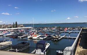 Year-Round Lakeside Escape | Walk to Downtown, Golf & Marina - Town of Sylvan Lake, Canada