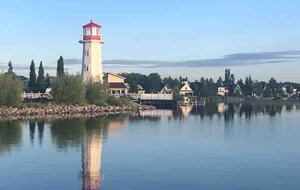 Year-Round Lakeside Escape | Walk to Downtown, Golf & Marina - Town of Sylvan Lake, Canada