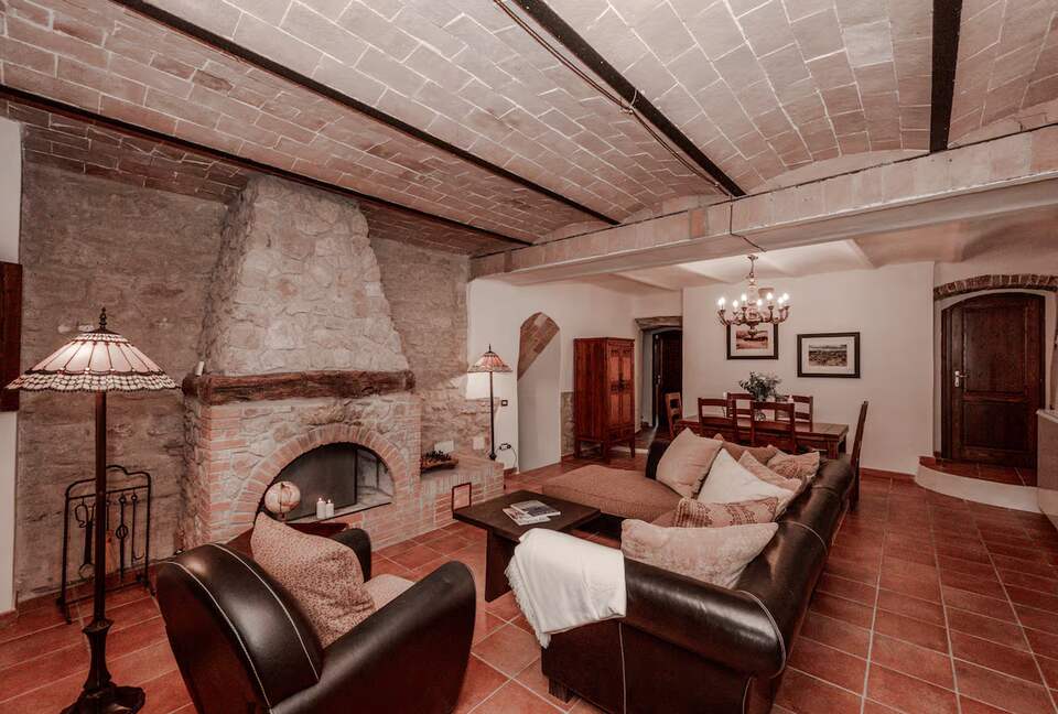 Tuscan Farmhouse Retreat with Infinity Pool & Views - Volterra, Italy