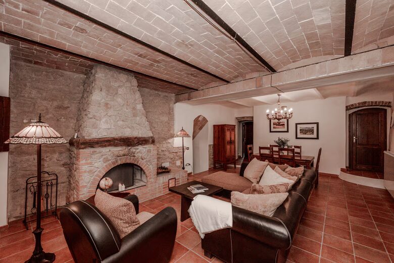 Tuscan Farmhouse Retreat with Infinity Pool & Views - Volterra, Italy