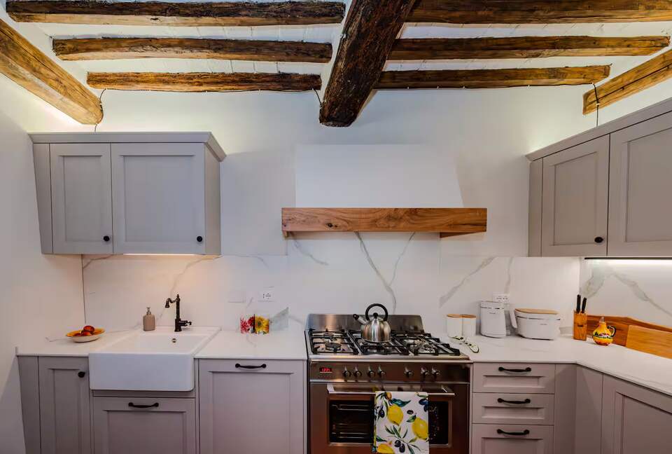 Tuscan Farmhouse Retreat with Infinity Pool & Views - Volterra, Italy