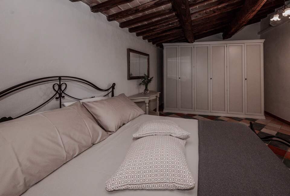 Tuscan Farmhouse Retreat with Infinity Pool & Views - Volterra, Italy