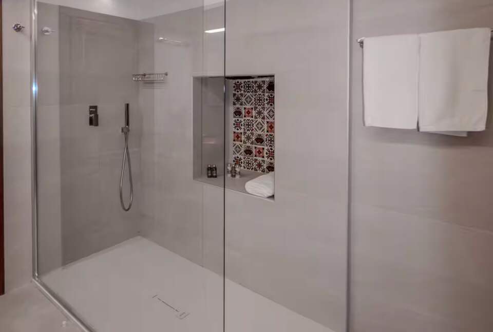 Tuscan Farmhouse Retreat with Infinity Pool & Views - Volterra, Italy