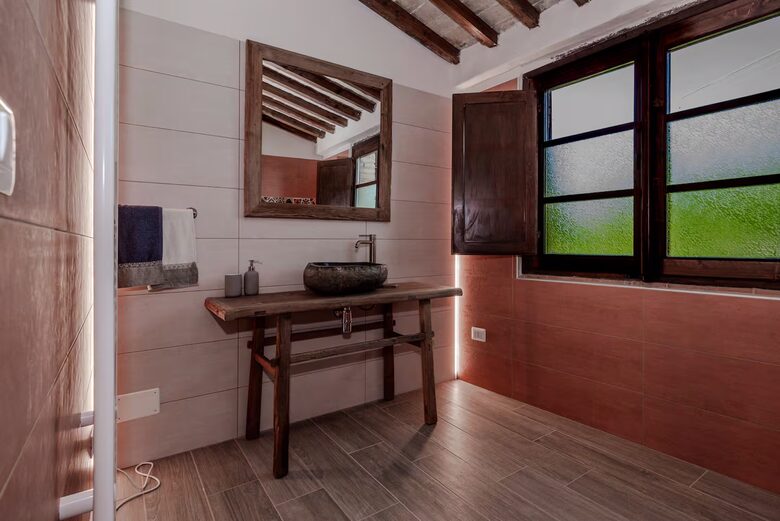 Tuscan Farmhouse Retreat with Infinity Pool & Views - Volterra, Italy