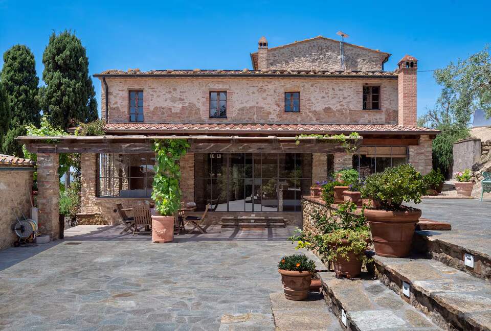 Tuscan Farmhouse Retreat with Infinity Pool & Views - Volterra, Italy