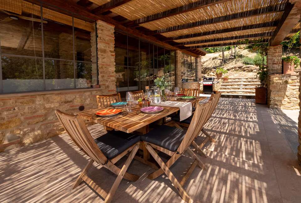 Tuscan Farmhouse Retreat with Infinity Pool & Views - Volterra, Italy