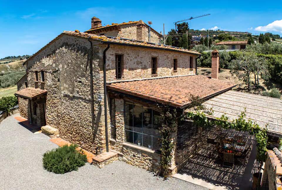 Tuscan Farmhouse Retreat with Infinity Pool & Views - Volterra, Italy
