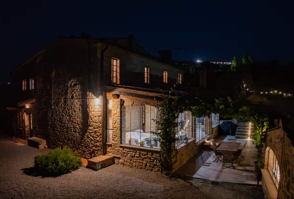 Tuscan Farmhouse Retreat with Infinity Pool & Views - Volterra, Italy