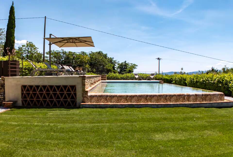 Tuscan Farmhouse Retreat with Infinity Pool & Views - Volterra, Italy