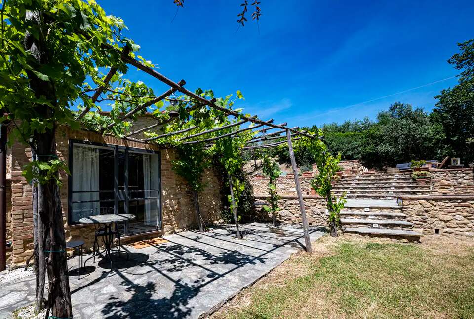 Tuscan Farmhouse Retreat with Infinity Pool & Views - Volterra, Italy