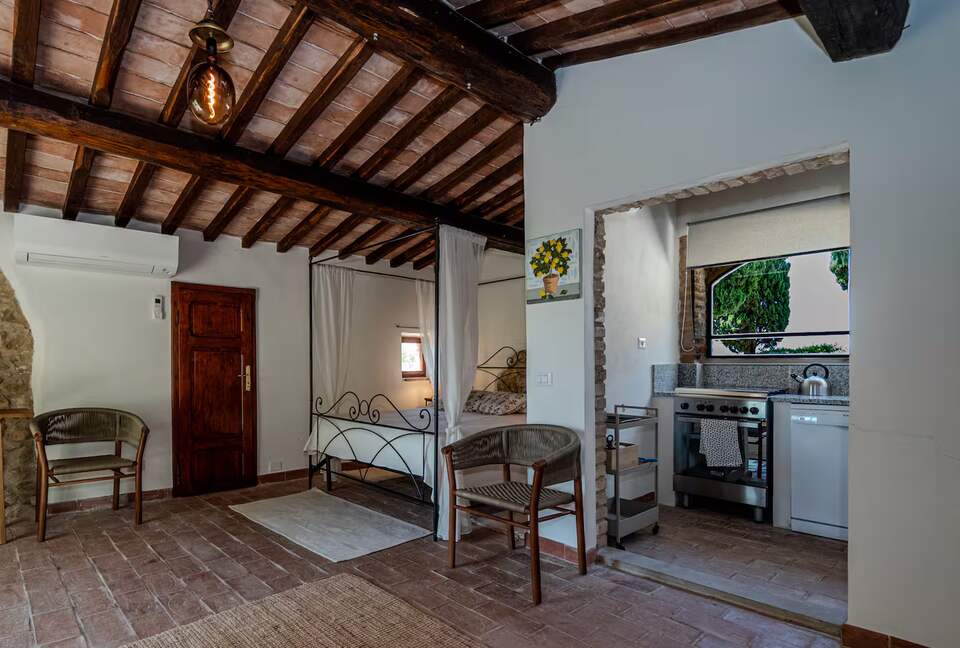 Tuscan Farmhouse Retreat with Infinity Pool & Views - Volterra, Italy