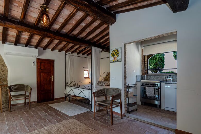 Tuscan Farmhouse Retreat with Infinity Pool & Views - Volterra, Italy