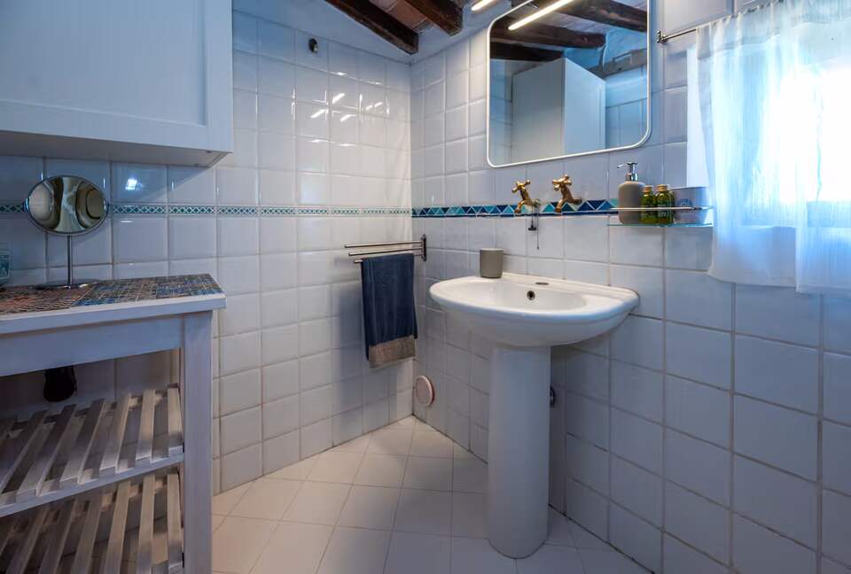 Tuscan Farmhouse Retreat with Infinity Pool & Views - Volterra, Italy