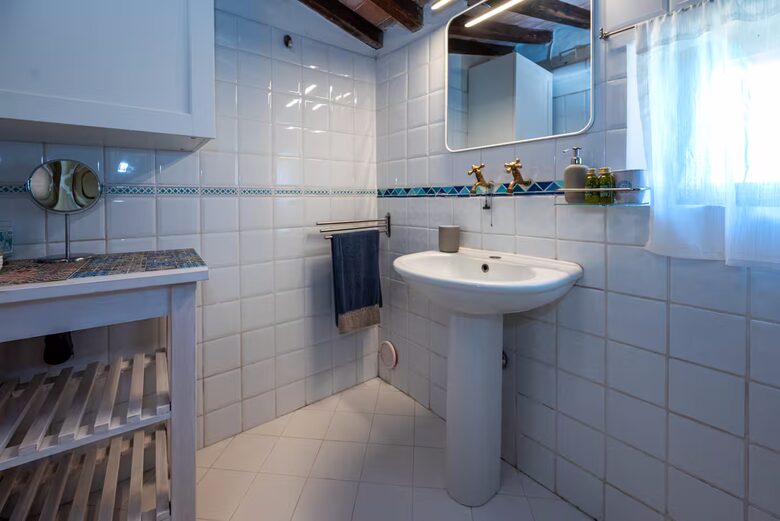 Tuscan Farmhouse Retreat with Infinity Pool & Views - Volterra, Italy