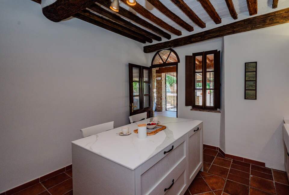 Tuscan Farmhouse Retreat with Infinity Pool & Views - Volterra, Italy