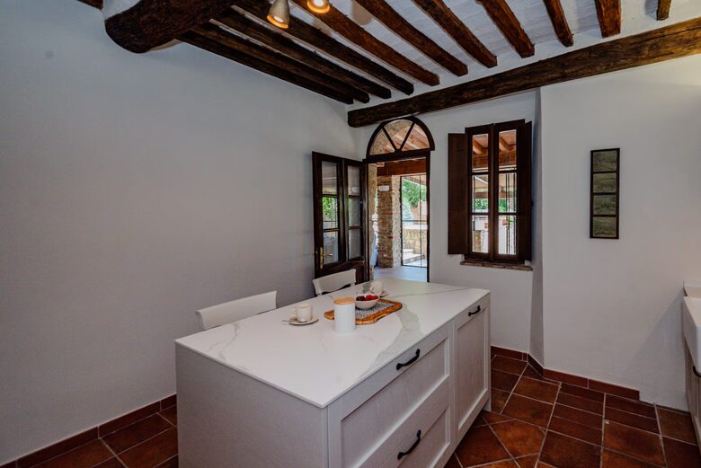 Tuscan Farmhouse Retreat with Infinity Pool & Views - Volterra, Italy